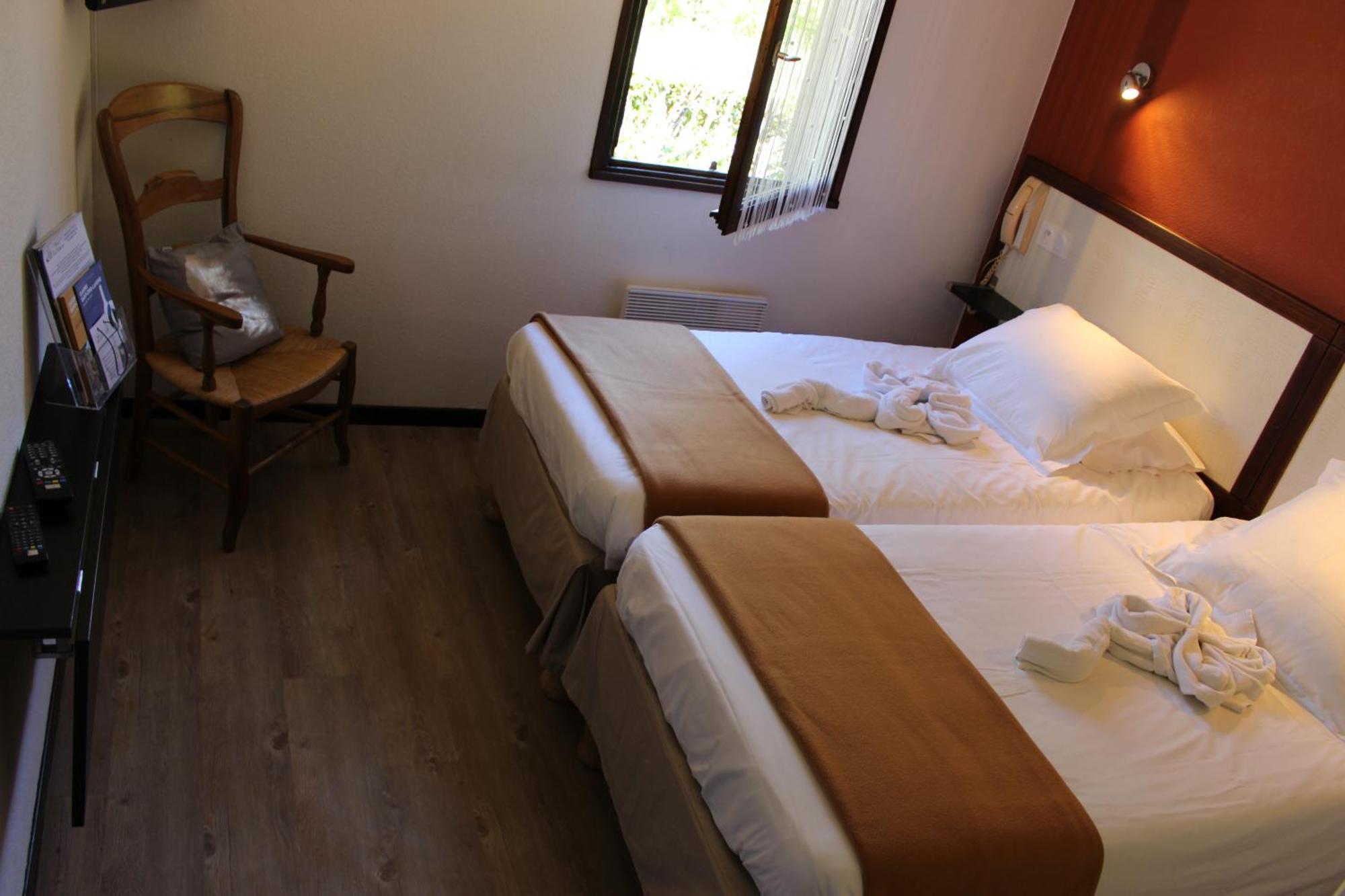 Hotel Les Gabarres Tour-de-Faure Pokoj fotografie