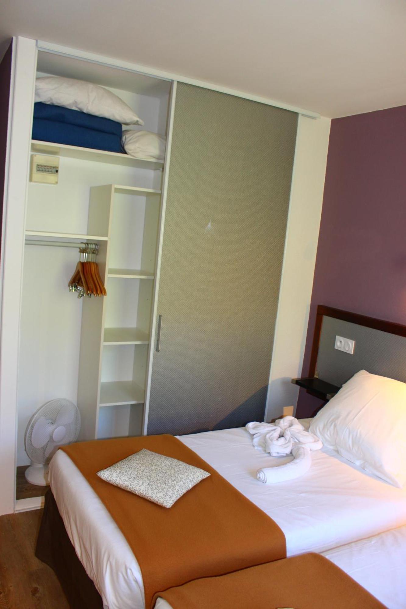 Hotel Les Gabarres Tour-de-Faure Pokoj fotografie