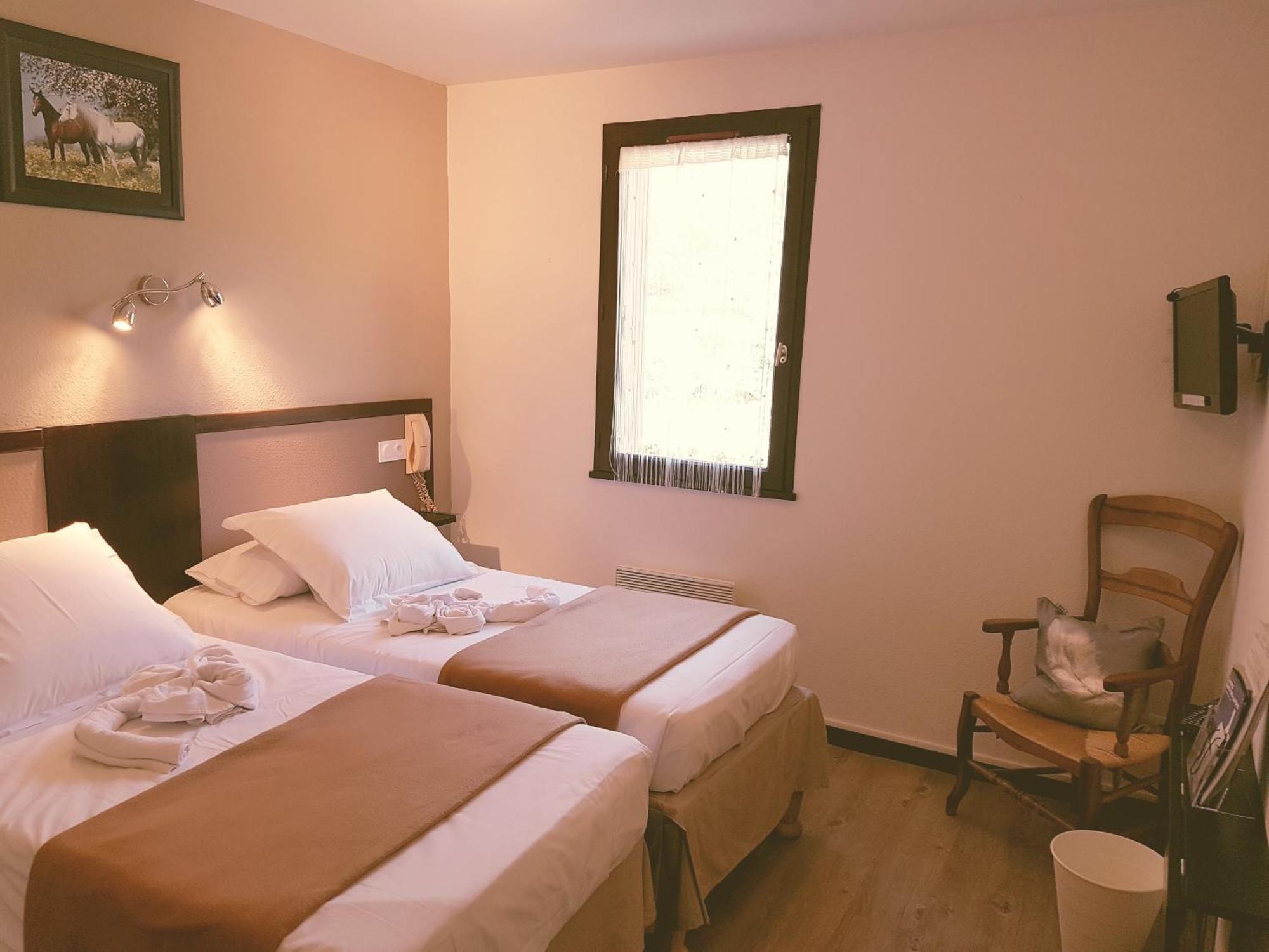 Hotel Les Gabarres Tour-de-Faure Pokoj fotografie