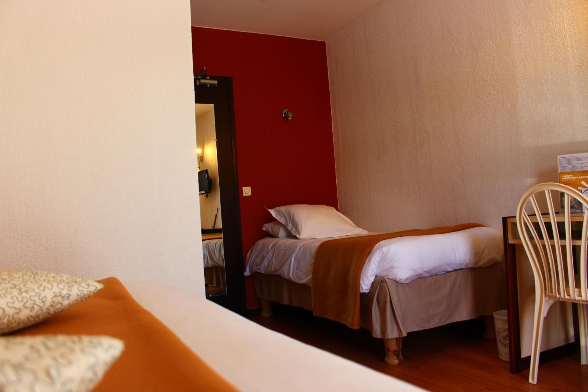 Hotel Les Gabarres Tour-de-Faure Pokoj fotografie